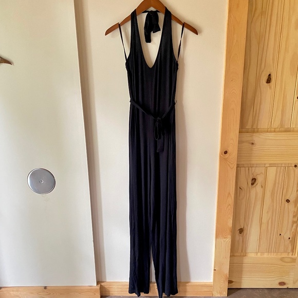 Hollister Halter Neck Deep V Jumpsuit - Picture 1 of 9